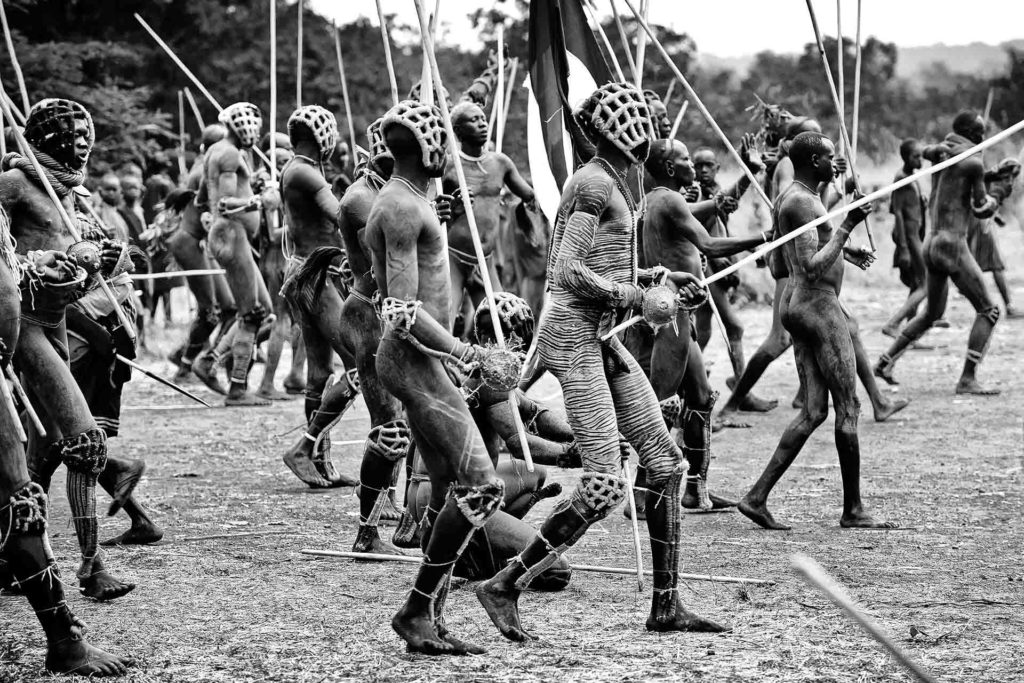 ethiopië-suri-donga-strijders-onderweg