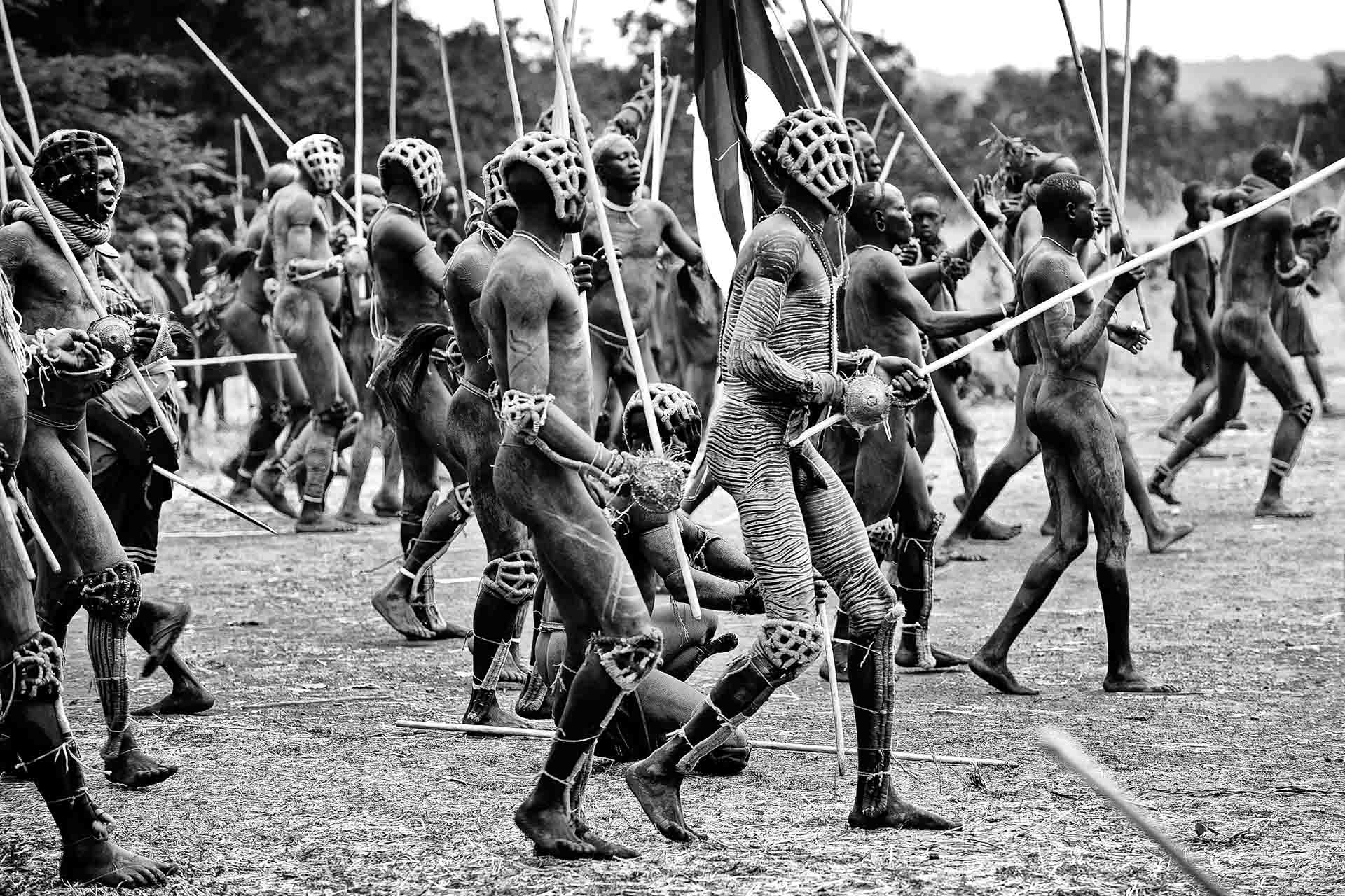 ethiopië-suri-donga-strijders-onderweg