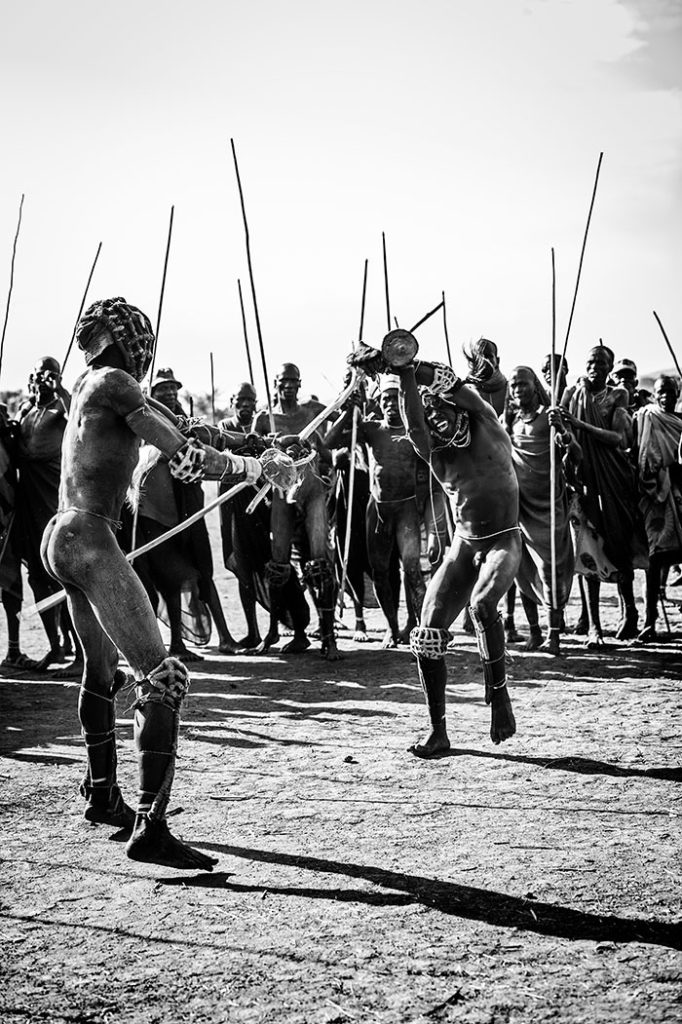 ethiopië-suri-donga-tegenstander-imponeren