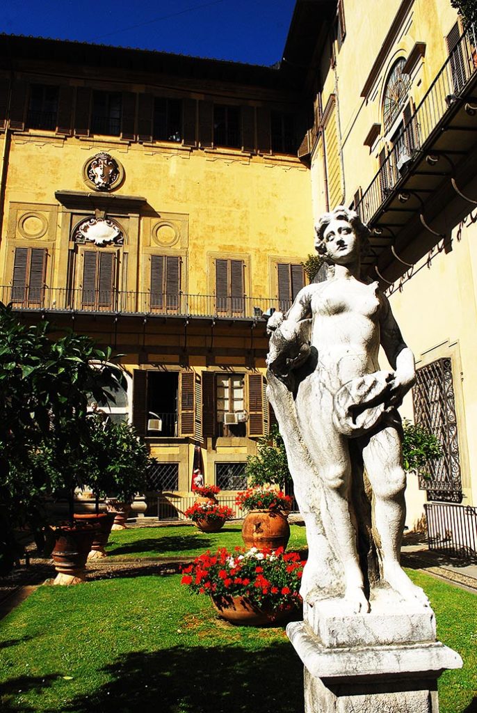 florence-palazo-medici-riccardi-tuin
