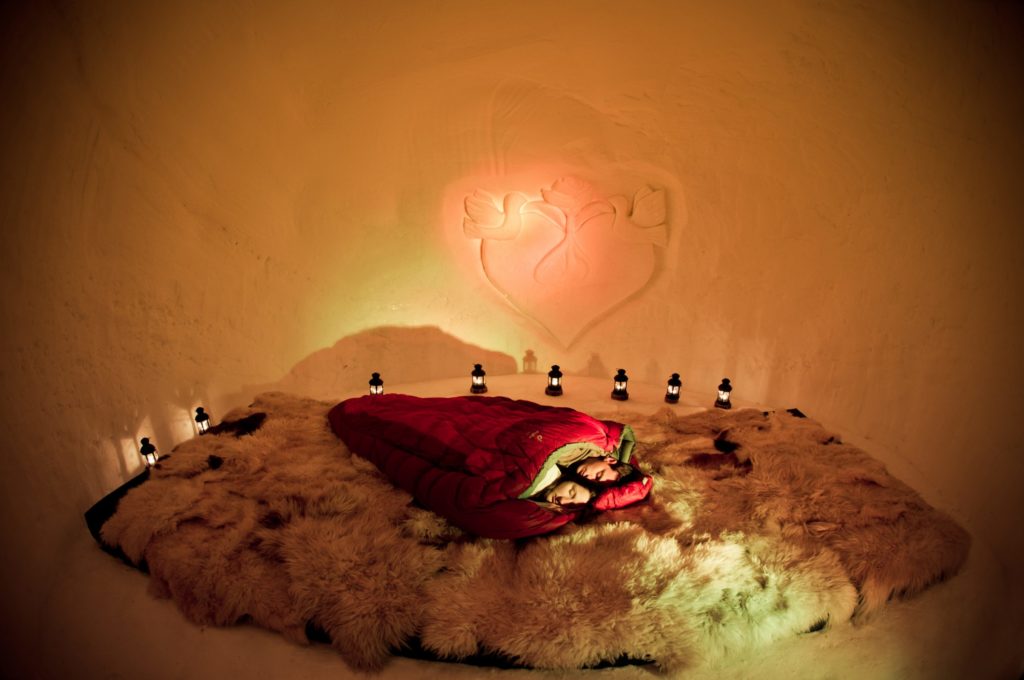 innsbruck-khütai-sporthotel-bed-iglo