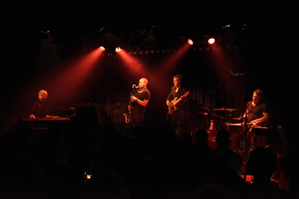 zurich-exil-nik-burtsch-ronin