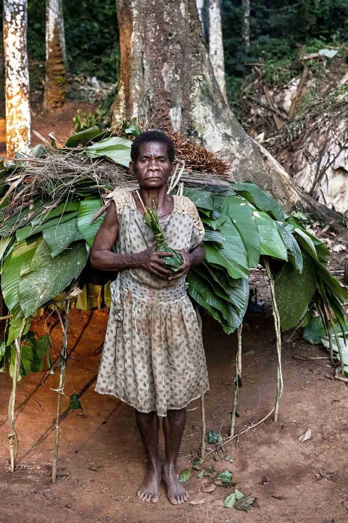 kameroen-baka-pygmeeën-tribes-vrouw