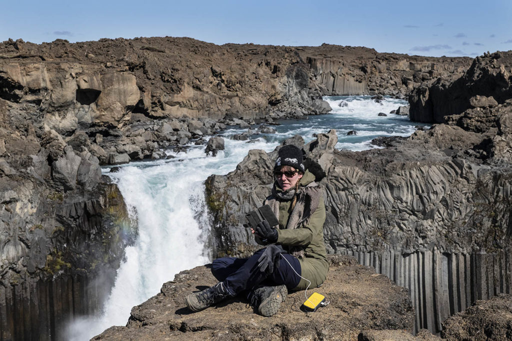 ijsland-noorden-hafragilsfoss-waterval-angelique-wakawaka
