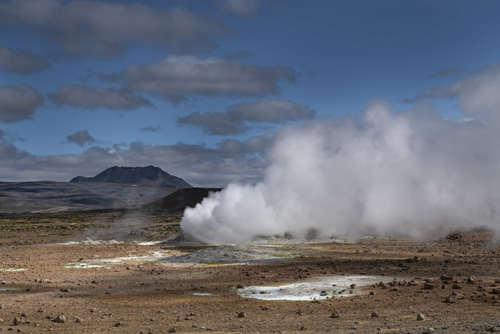noord-ijsland-hverir-uitzicht-stoom