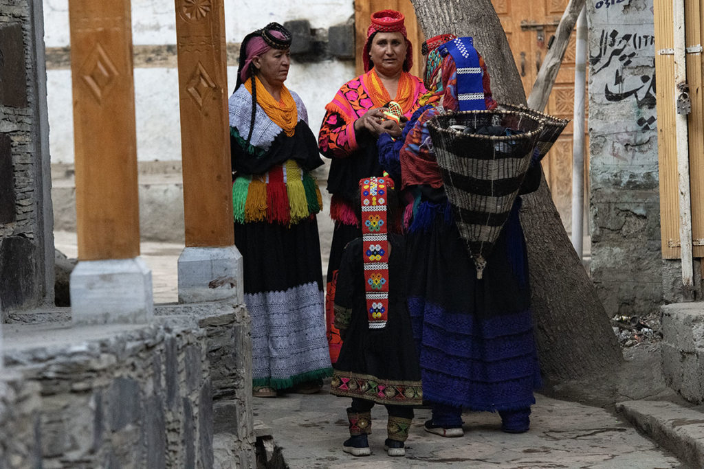 kalash-vrouwen-pakistan-henk-bothof