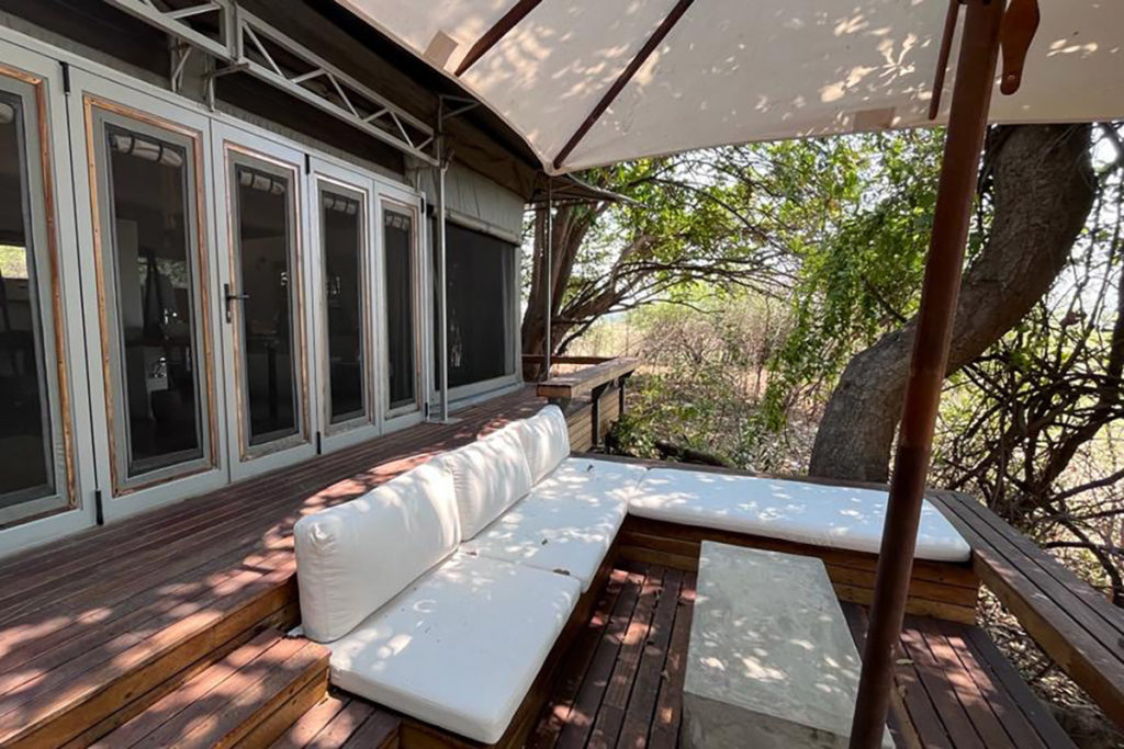 lodge-chikwenya-wilderness-angelique-van-os