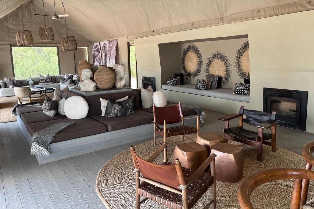 lodge-linkwasha-wilderness-hwange-angelique-van-os