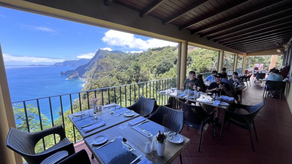 restaurant-met uitzicht-avo