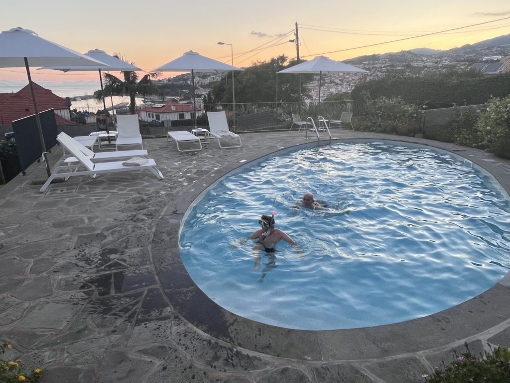 zwembad-appartement-funchal-avo