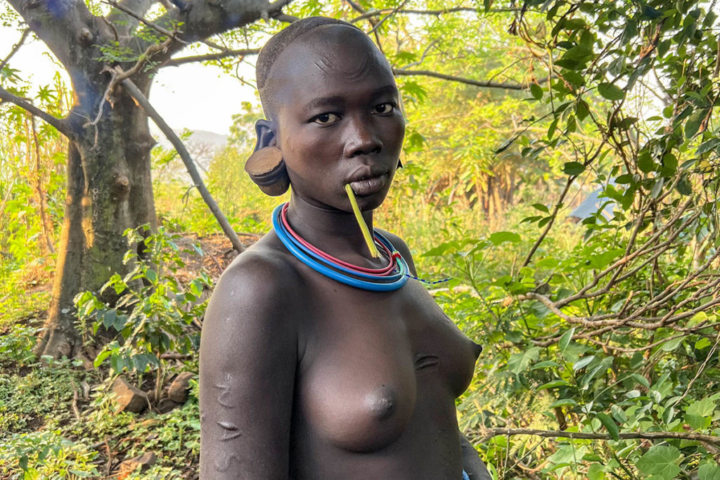 suri-vrouw-Ethiopië- henk-bothof