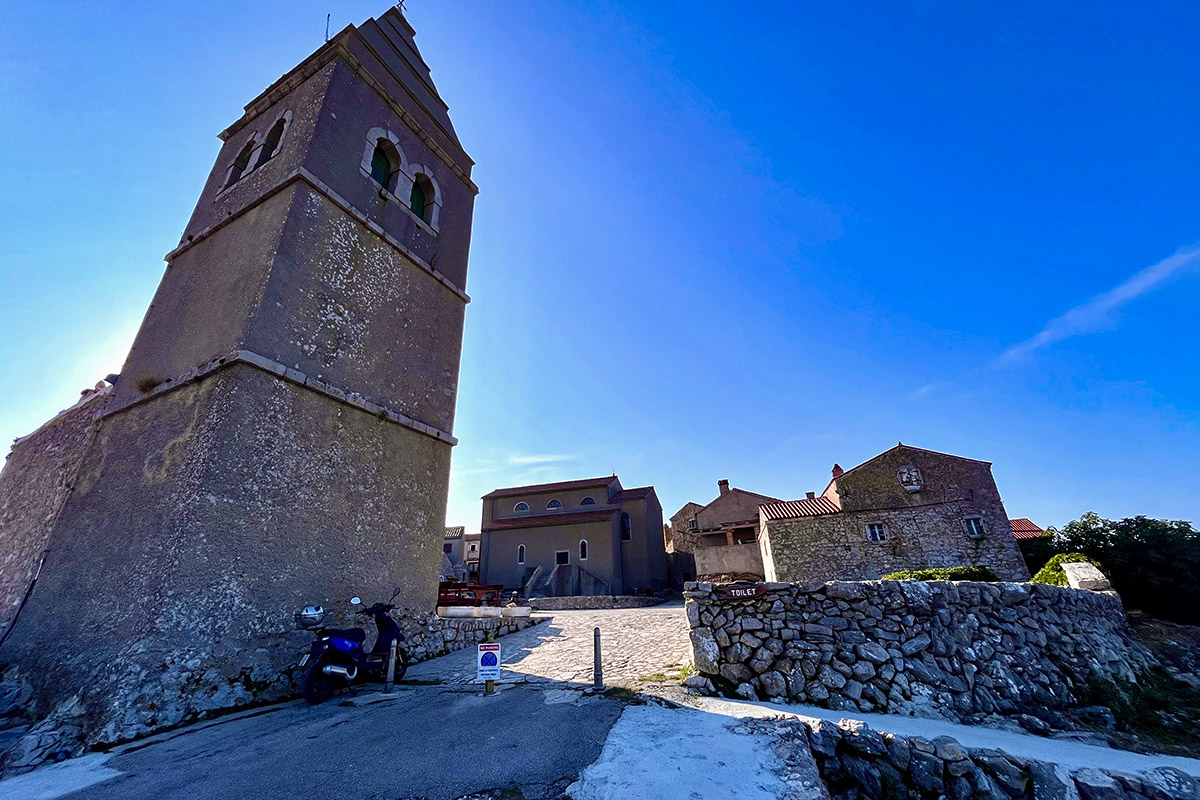 kerk-lubernice-cres-kroatie-angelique-van-os