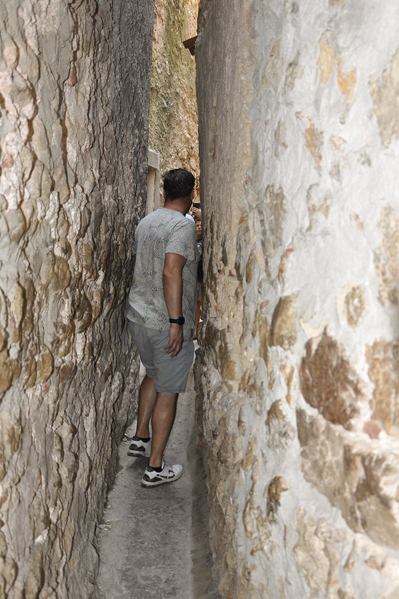 smalste-steegje-vrbnik-kroatie-angelique-van-os