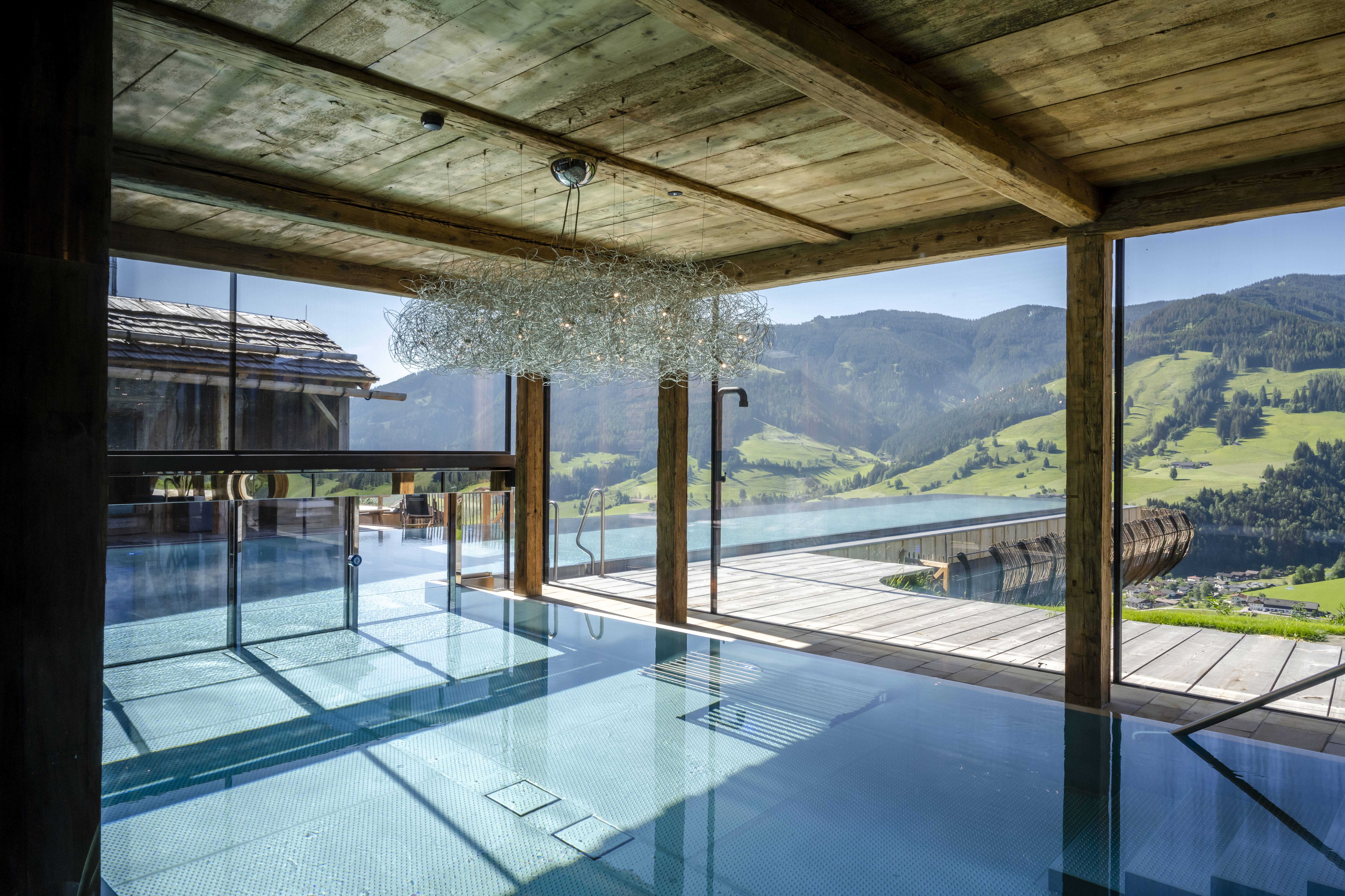 indoor-pool-priestereggbad-oostenrijk