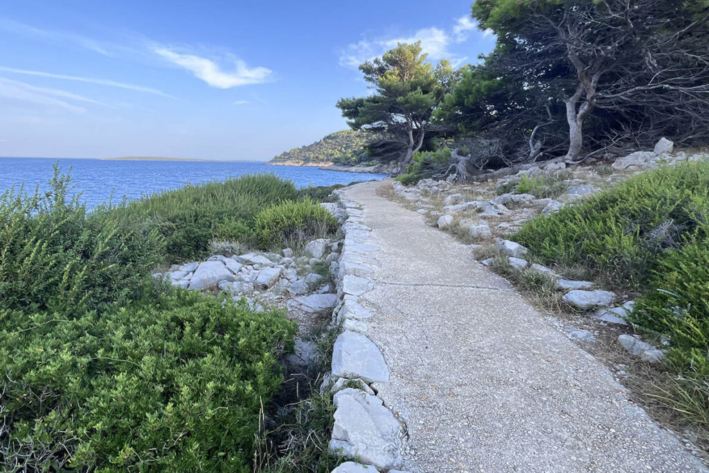 wandelen-langs-de-kust-luka-rovenska-avo