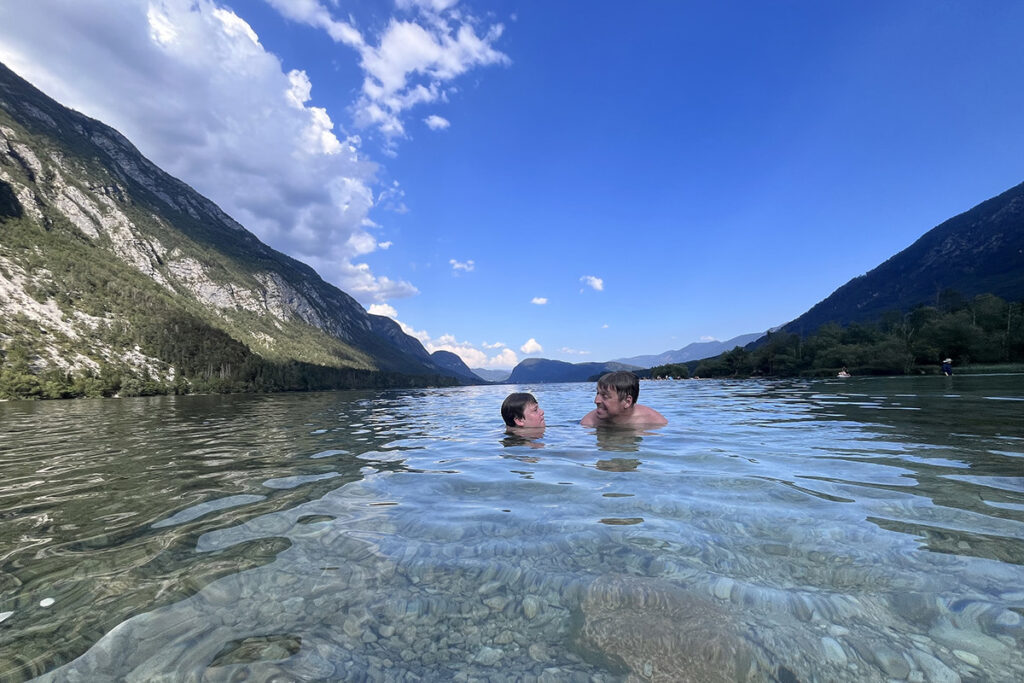 erik-en-kasper-meer-van-bohinj-slovenie-avo