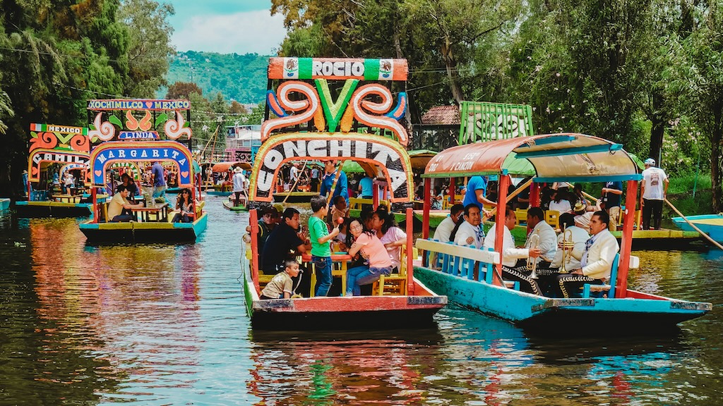 Mexico-city-Xochimilco-roberto-carlos-roman-don